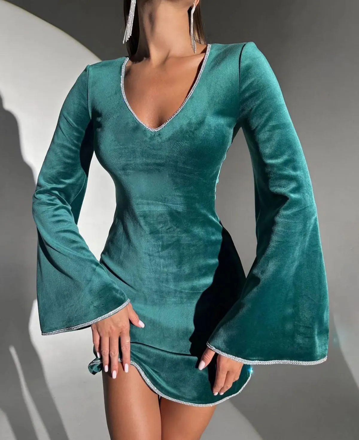 CHARTOU Women Glitter Sequins Party Dress Bell Long Sleeve Velvet Cocktail Mini Tunic Dress