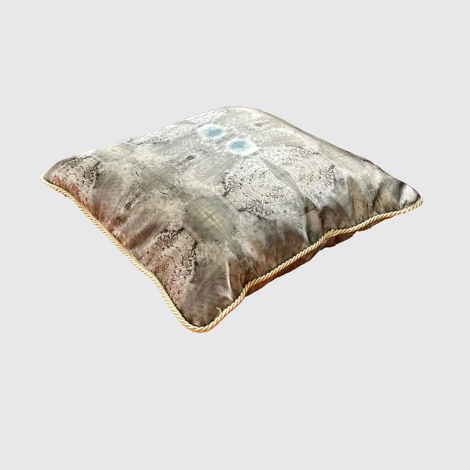 Lace Fan Pattern Silk Cushion