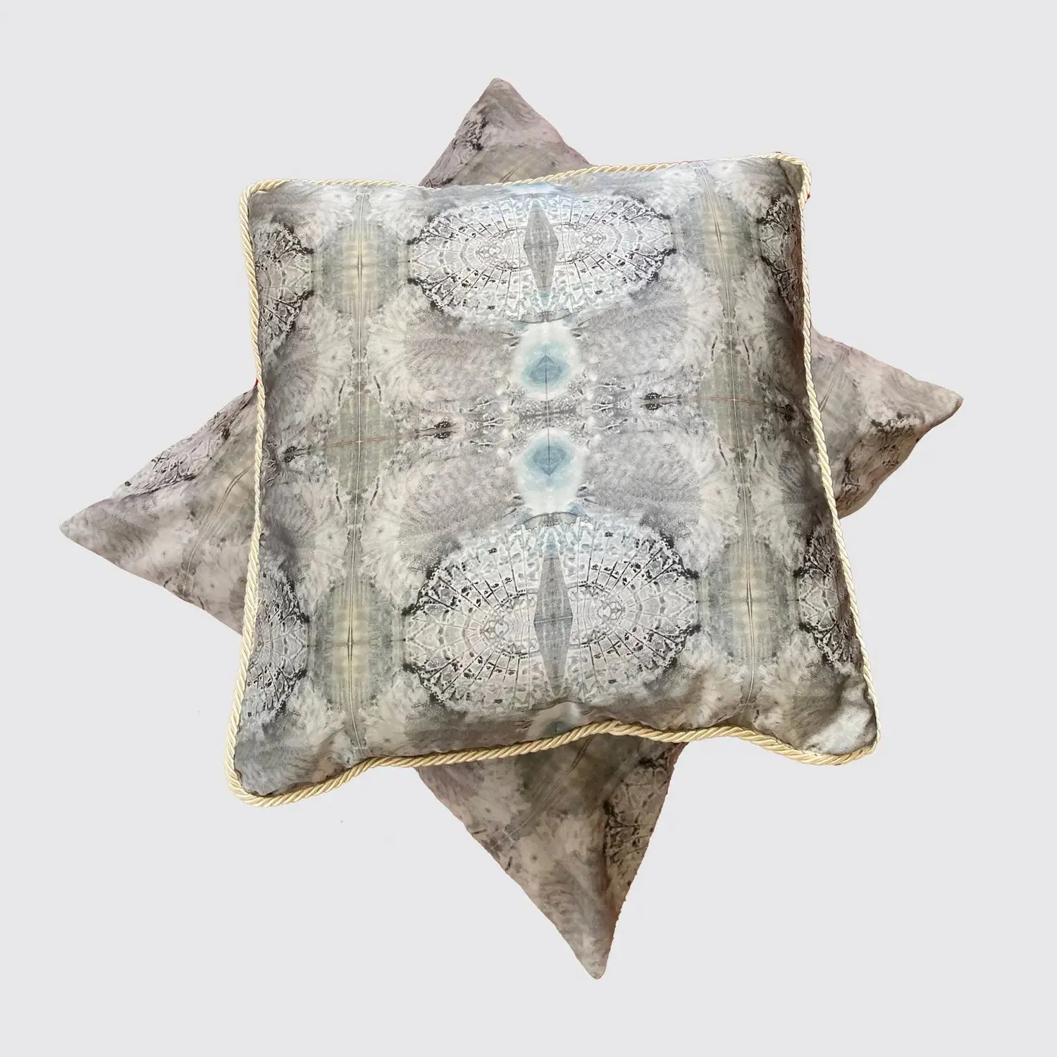 Lace Fan Pattern Silk Cushion