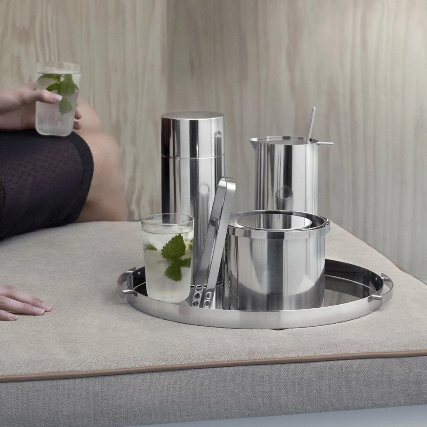 stelton | arne jacobsen cylinda line | martini mixer with spoon
